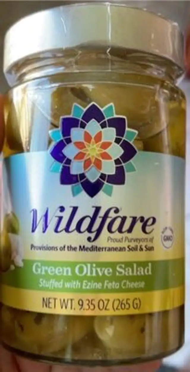 Green olive salad stuffed with ezine feta cheese