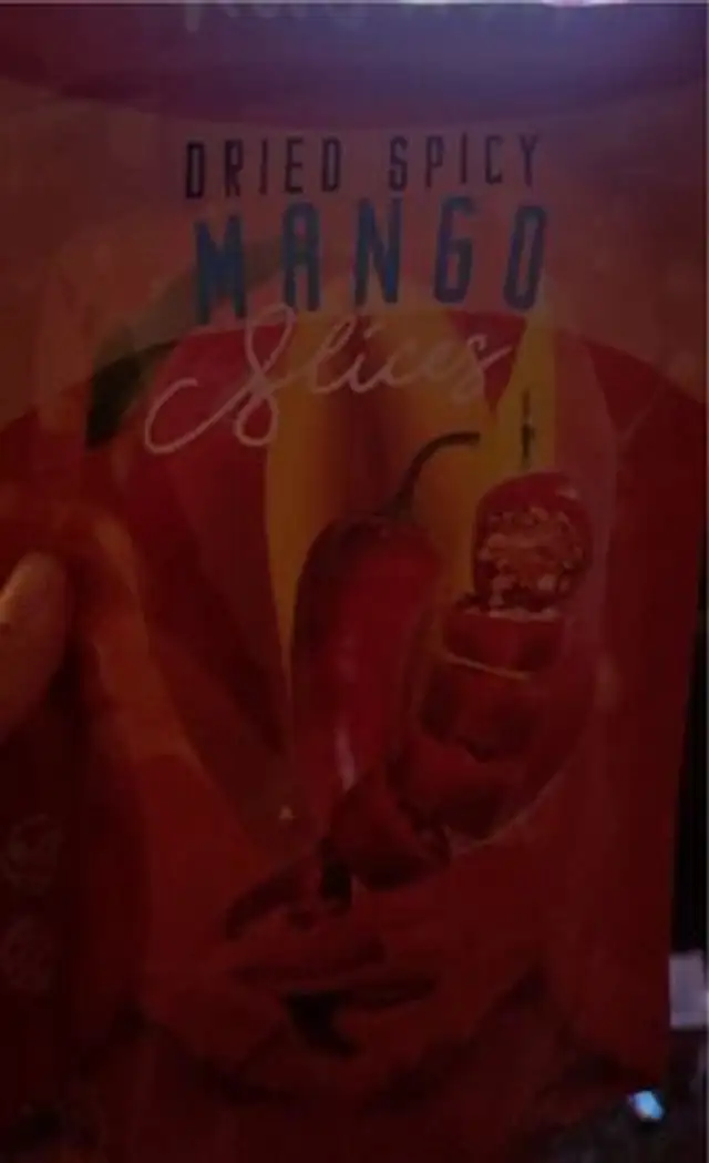 Dried spicy mango slices