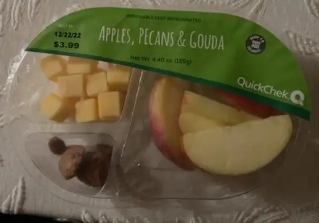 Apples, Pecans & Gouda