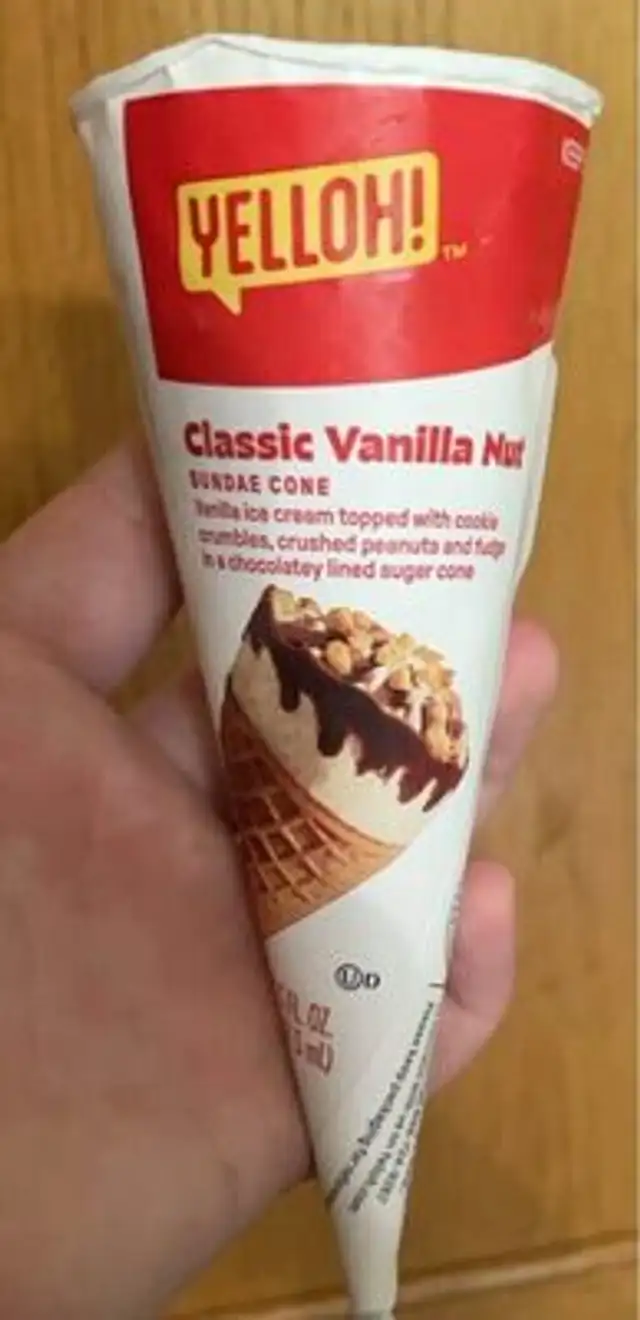 Classic vanilla nut sundae cones