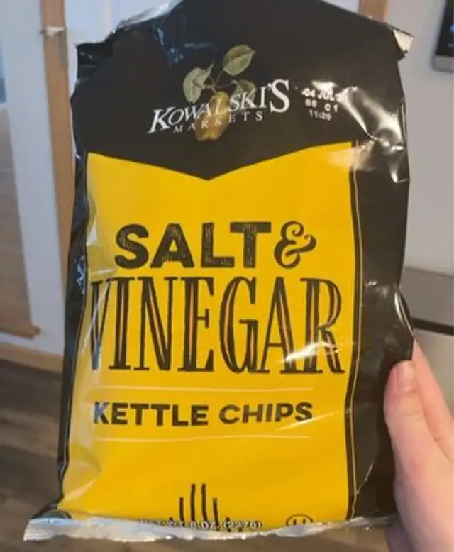 Kowalski‘s salt and vinegar chips