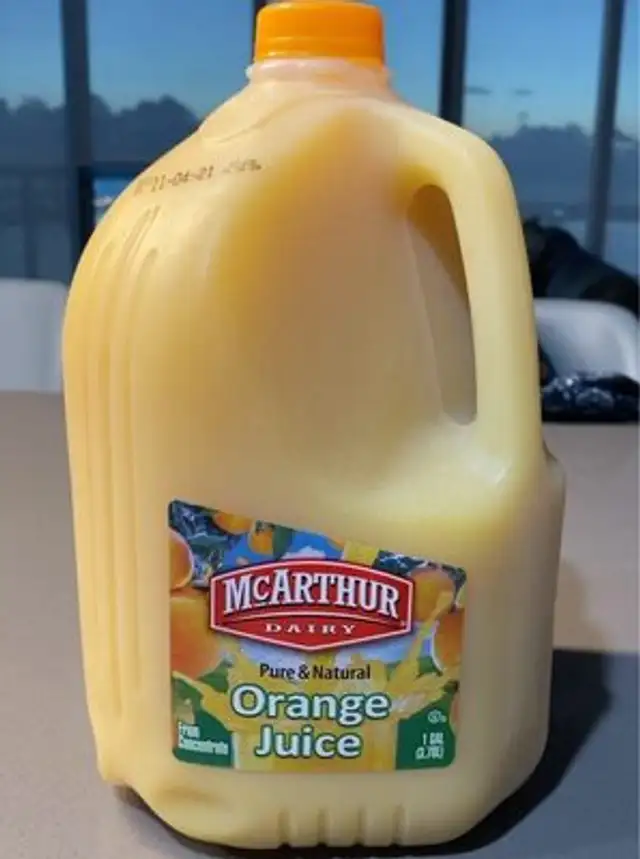 McArthur pure & natural orange juice