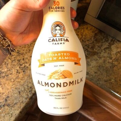 Toasted oats n' almondmilk, toasted oats n' almond front packaging