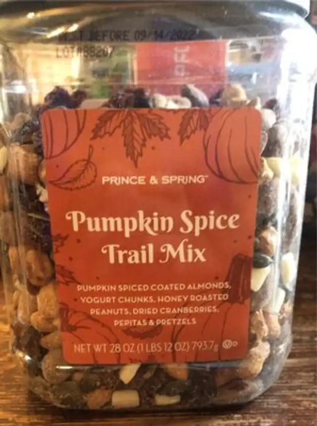 Pumpkin spice trail mix