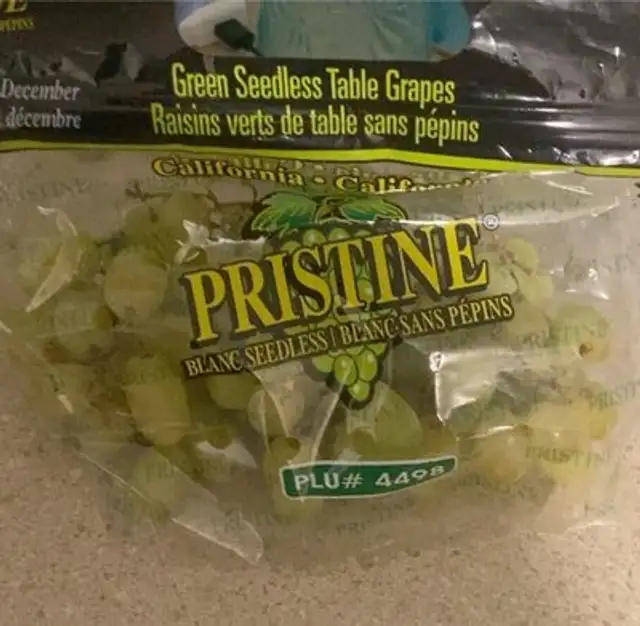 Green seedless table grapes