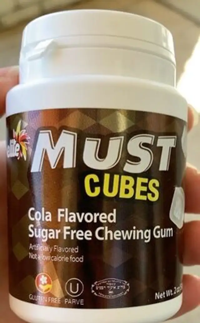 MUST Cubes Cola Flavored Sugar Free Chewing Gum
