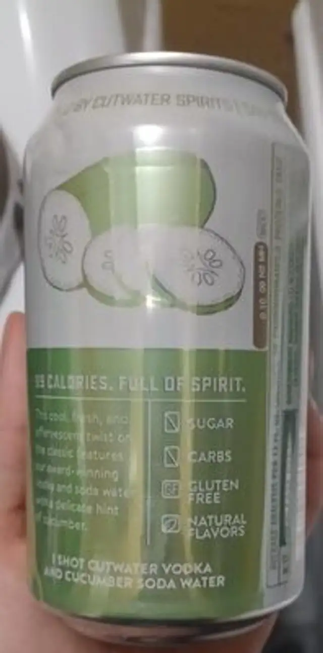 Cucumber vodka soda