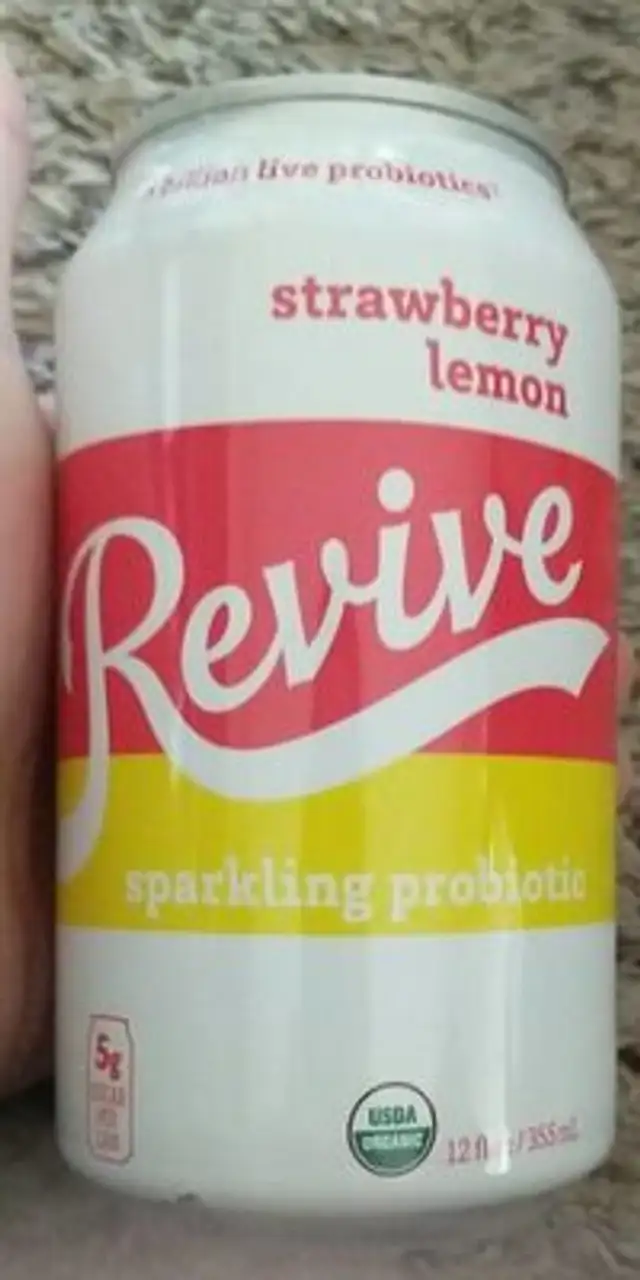 Sparkling probiotic strawberry lemon