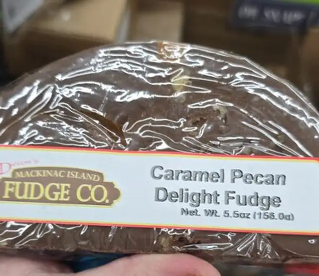 Caramel pecan delight fudge