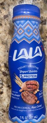 Pecan cereal yogurt smoothie