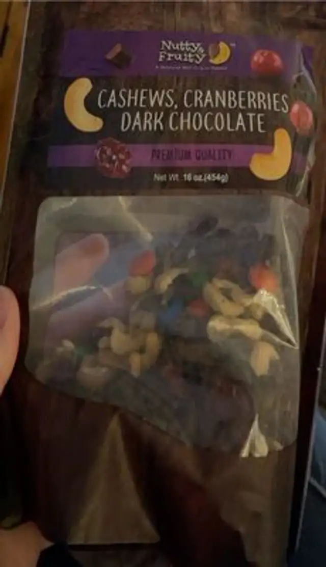 Cashews cranberries dark chocolate