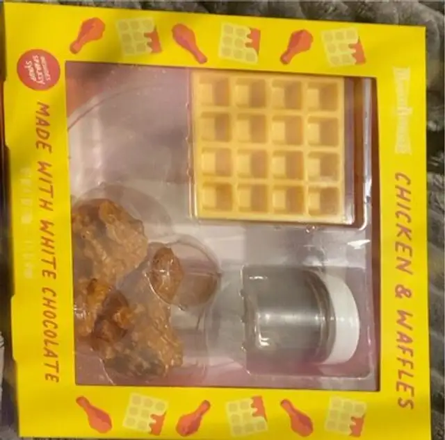 Chicken and waffle nutrition facts table