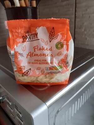 Flaked almonds