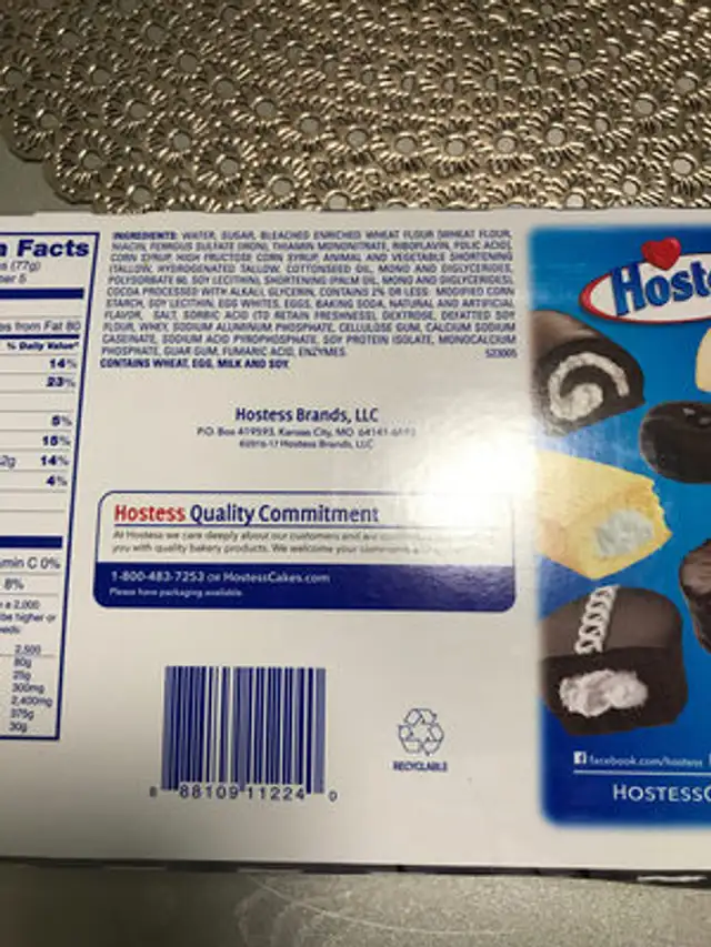 Chocolate cake with creamy filling, chocolate cake ingredients label