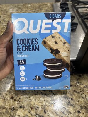Quest Cookies & Cream Protein Bar front packaging