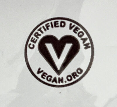 The Complete Cookie White Chocolaty Macadamia front packaging