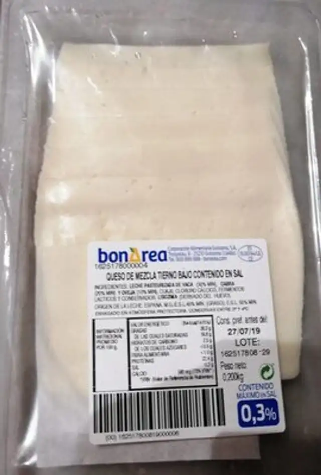 Queso de mezcla tierno bajo contenido en sal nutrition facts table