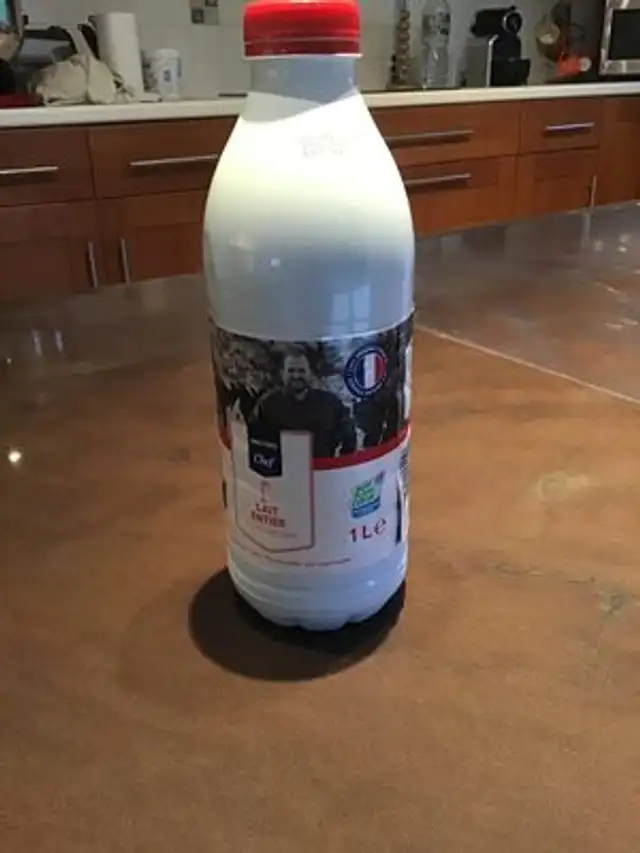 Lait entier uht front packaging