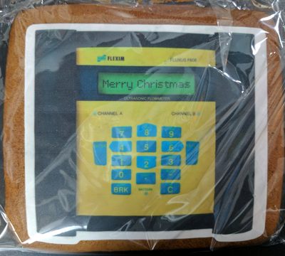 Brauner Lebkuchen mit Zuckerdekor dekoriert