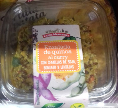 Ensalada de quinoa al curry con semillas de soja, boniato y lentejas