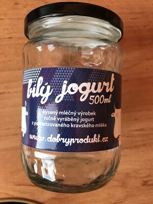 Bílý jogurt front packaging