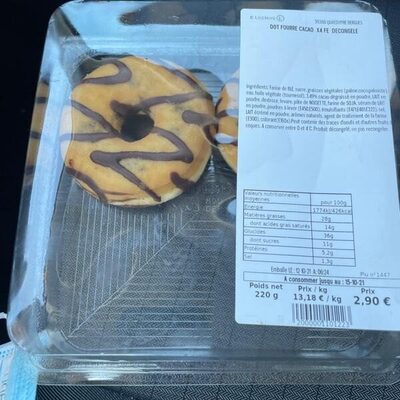 Donuts. Fourre cacao