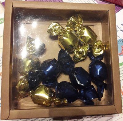 Assortiment de chocolats fourrés front packaging