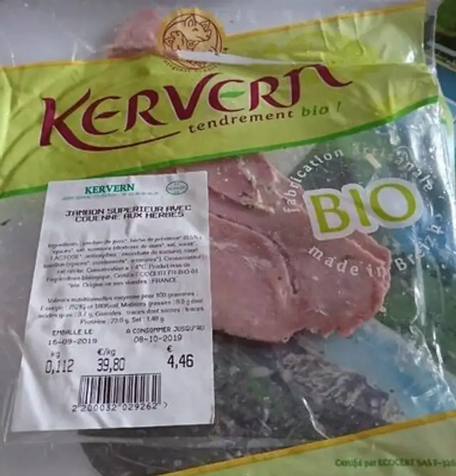 Jambon supérieur avec couenne aux herbes