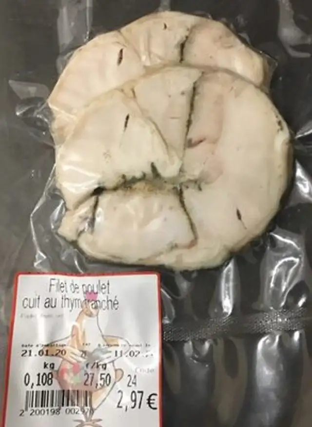 Filets de poulet cuit au thym tranché