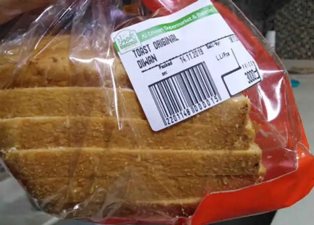 Sarah Salhani
Bread ingredients label