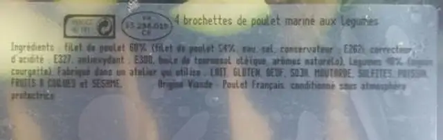 Brochettes de poulet et légumes frais ingredients label