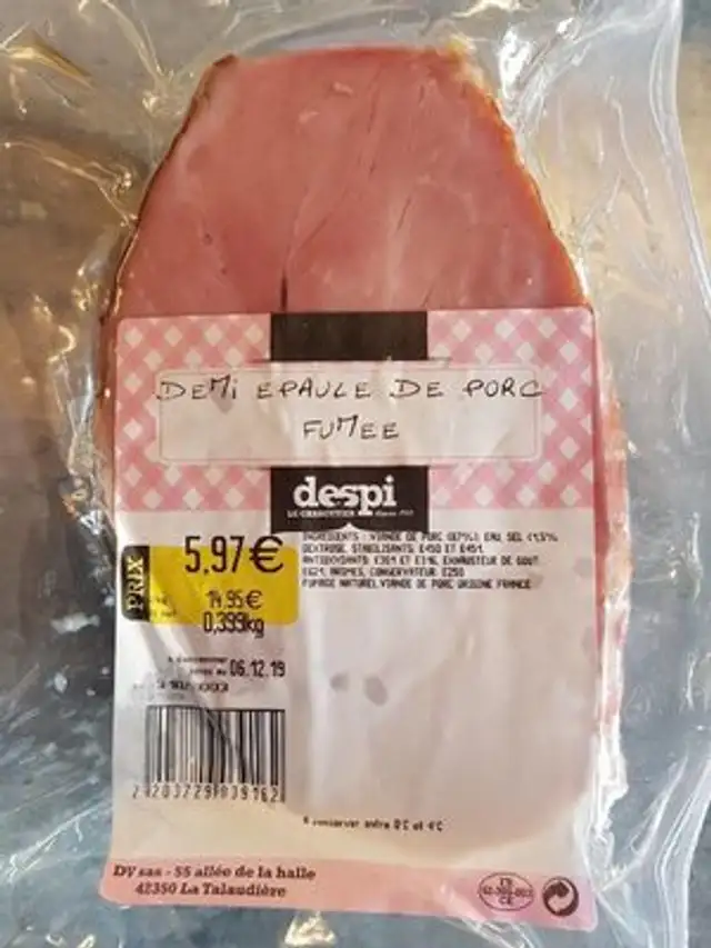 Demi épaule de porc fumée