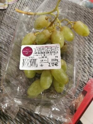 Uvas front packaging