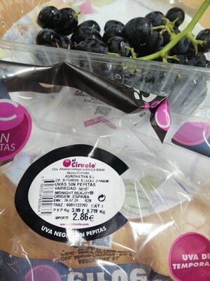 Uvas negras sin pepitas