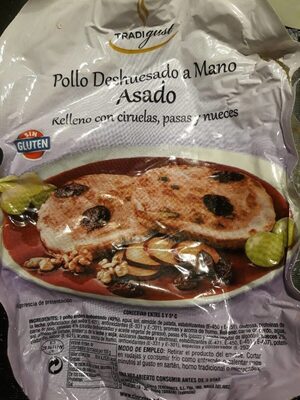 Pollo asado relleno con ciruelas, pasas y nueces