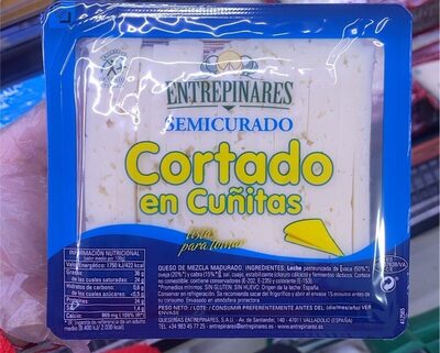 Semicurado cortado en cuñitas