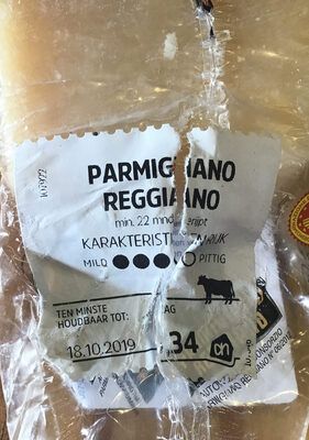 Parmigiano reggiano front packaging