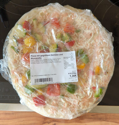 Pizza mit gegrilltem Gemüse und Mozzarella