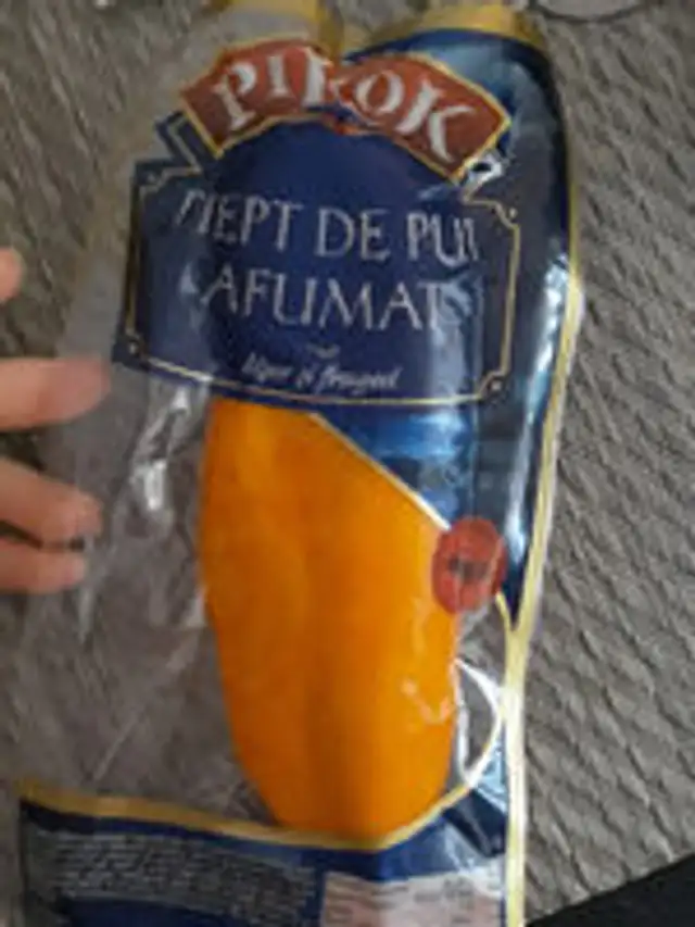 Piept de pui afumat