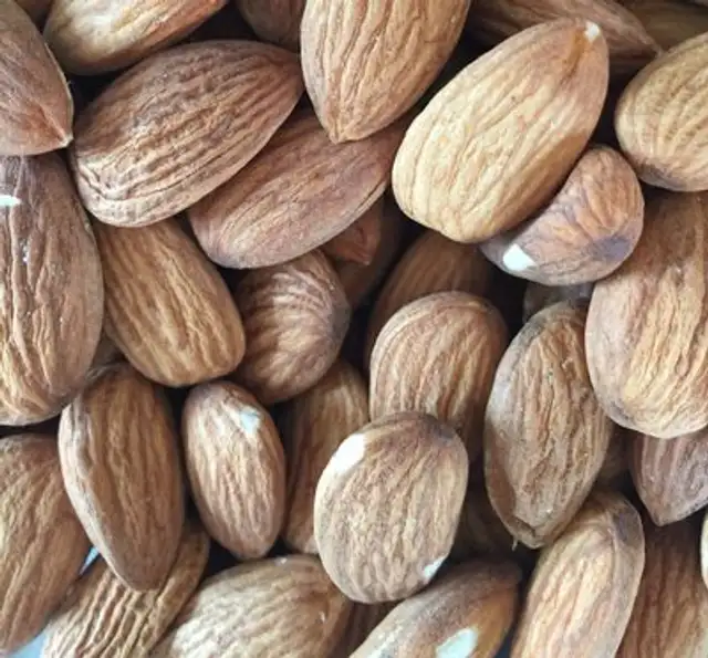 Amandes décortiquées