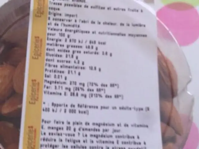 Amandes decortiquees nutrition facts table