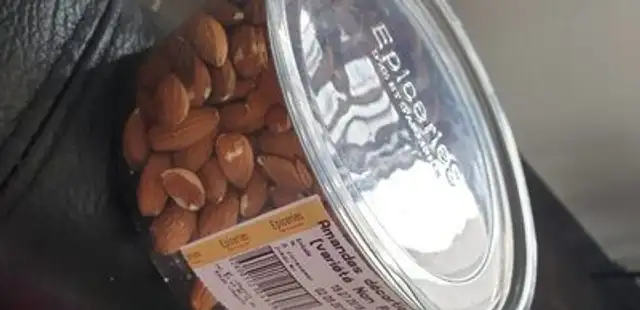 Amandes décortiquées