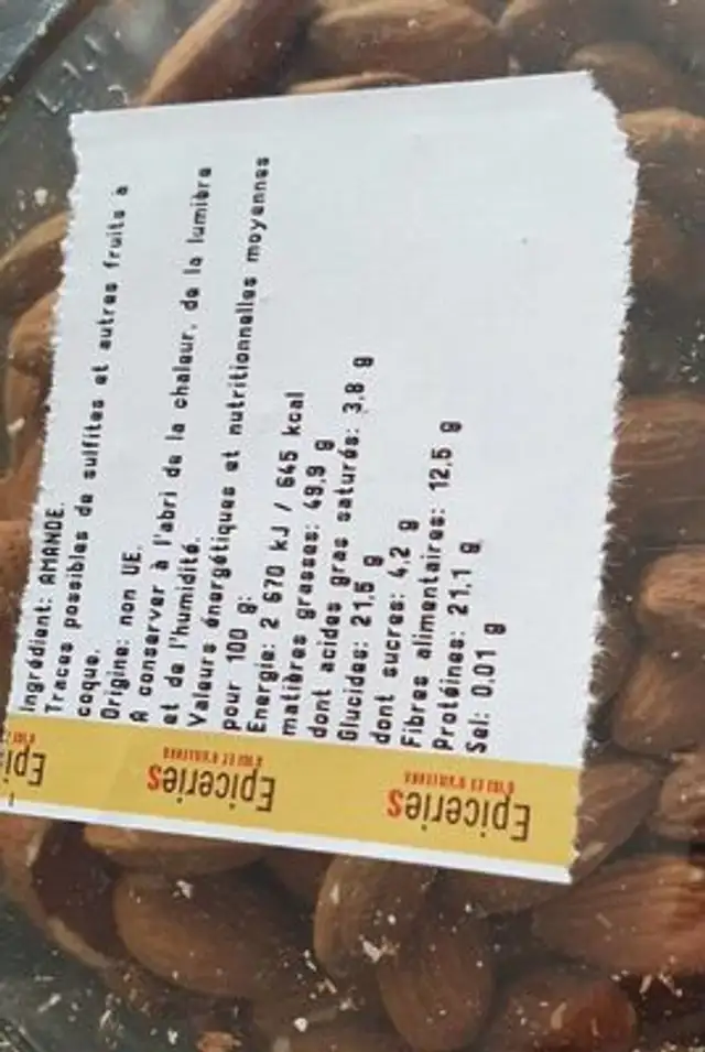 Amandes décortiquées nutrition facts table