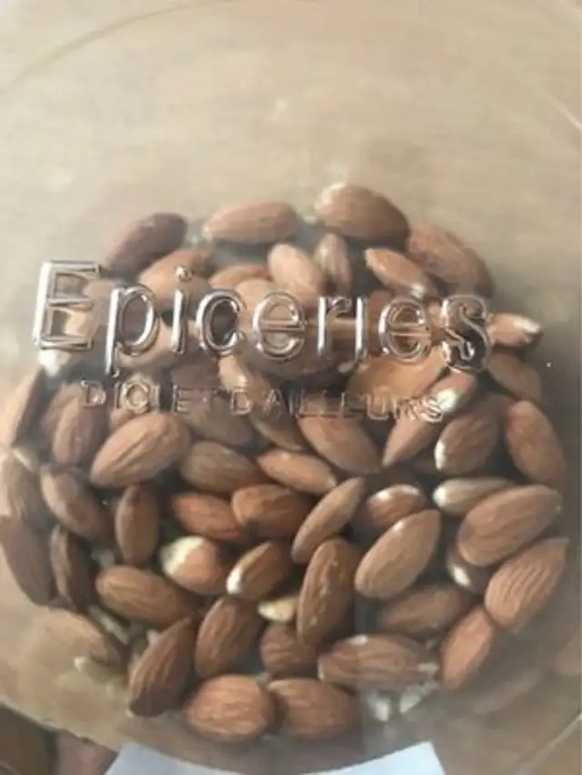 Amandes decortiquées