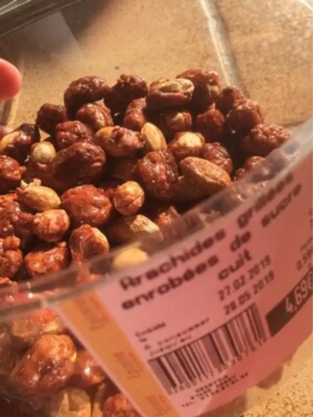 Arachides grillées enrobées de sucre cuit