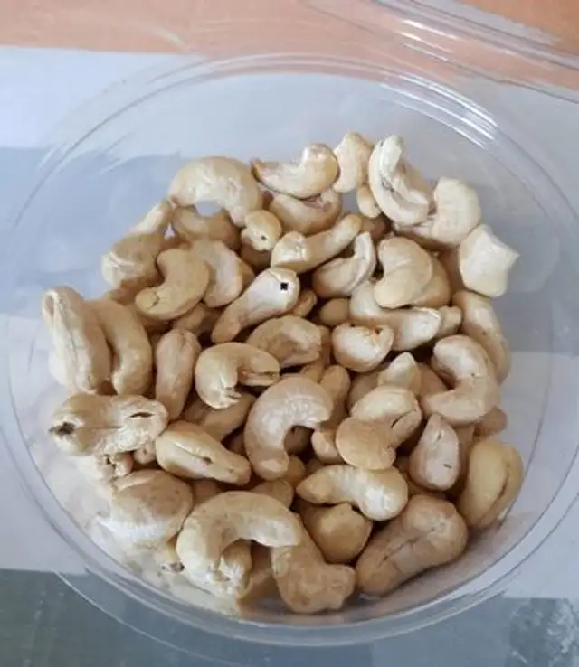 Noix de cajoux crues