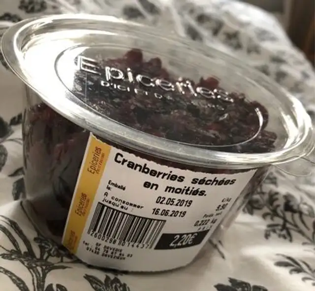Cranberries séchées en moitié