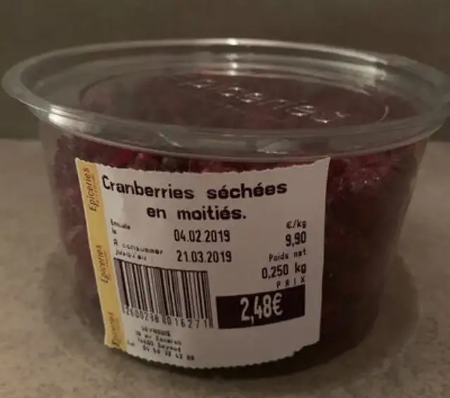 Cranberries séchées en moitié