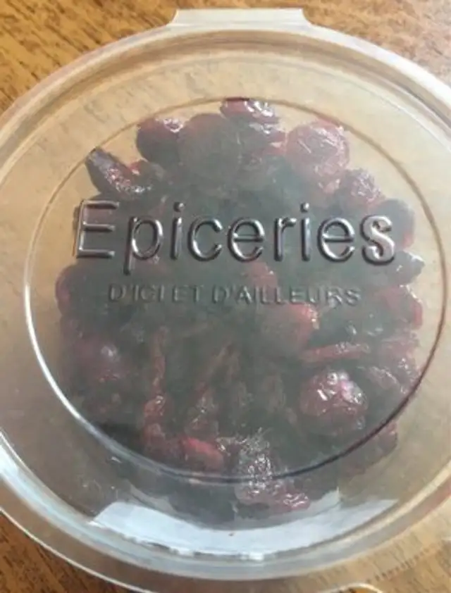 Cranberries sechees en moities