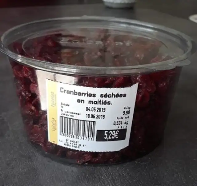 Cranberries séchées en moitiés